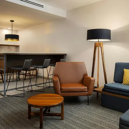 Courtyard By Marriott Mexico City Airport-3