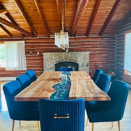 Lakewoods Cottage-2
