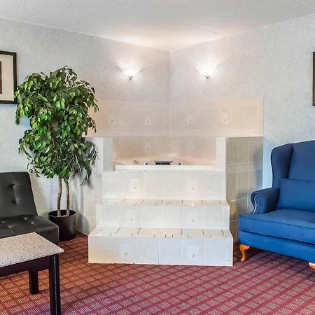 Quality Inn & Suites Gibsonia - Pittsburgh North-3