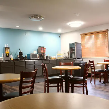 Days Inn By Wyndham West-Eau Claire-3