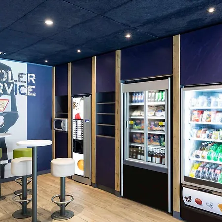 Ibis Budget Zurich Airport-3