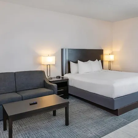 Park Inn By Radisson Edmonton Airport-3