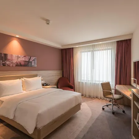 Hampton By Hilton Frankfurt City Centre East-3