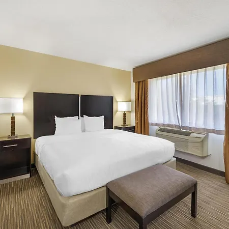 Best Western Plus The Four Corners Inn-3