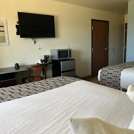 Microtel Inn & Suites By Wyndham Klamath Falls-3