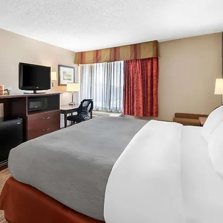 Quality Inn & Suites Lawrence - University Area-3