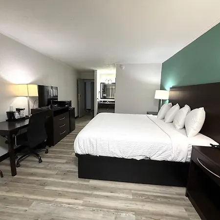 Baymont Inn & Suites By Wyndham Newton Ia-2