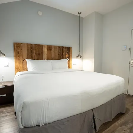 Hotel Lac Brome-2
