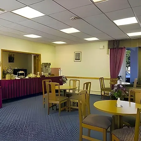 Knights Inn Liberty-3