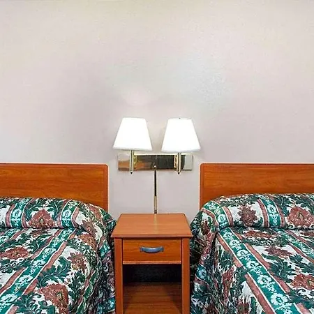 Knights Inn Pittston-2