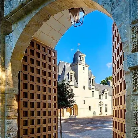 Château Louise de La Vallière-3
