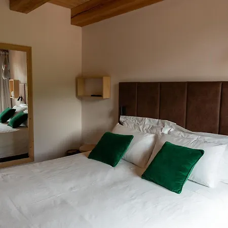 Aura Relais-2