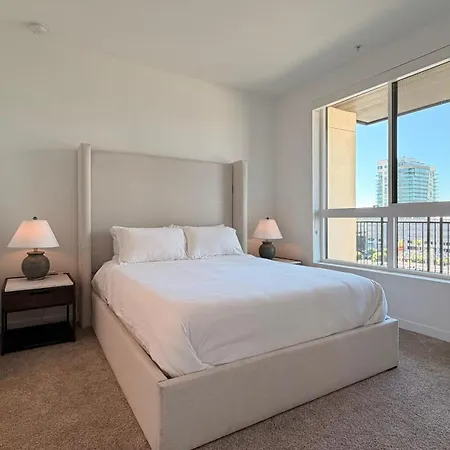 Wallace Luxurious-3