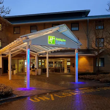 Holiday Inn Express Milton Keynes By Ihg-2