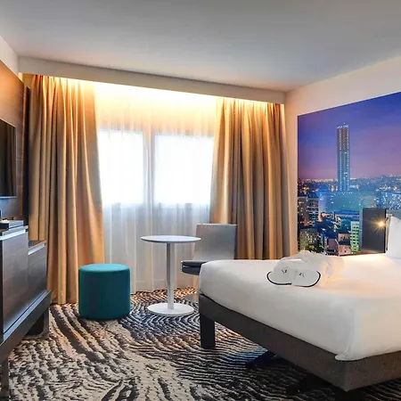 Novotel Paris 14 Porte D'Orleans-3