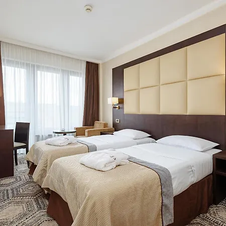 Premier Hotel Dnister-3