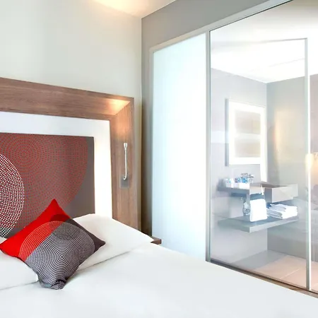Novotel London Brentford-2
