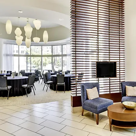 Hilton Garden Inn Alexandria Old Town National Harbor-3