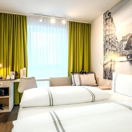 Premier Inn Hamburg City Berliner Tor-3