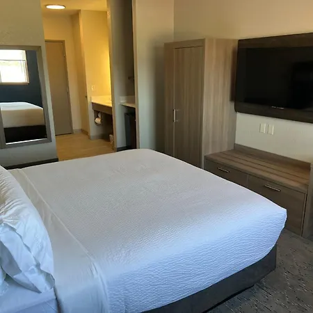 Holiday Inn Express - Wichita North - Park City By Ihg-2
