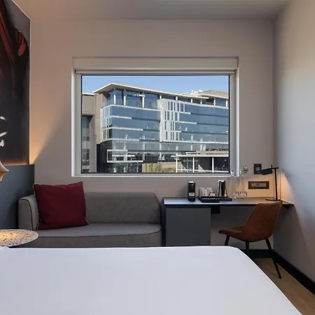Radisson Red Hotel Johannesburg Rosebank-2