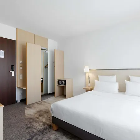 Novotel Berlin Mitte-3