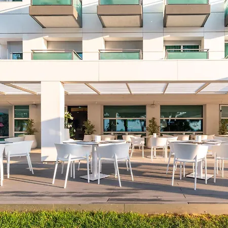 International Beach Hotel-2