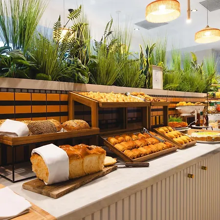 Novotel Paris Suresnes Longchamp-3