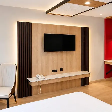 Ramada By Wyndham Fredericton-3