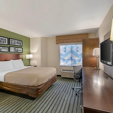 Quality Inn Kansas City International Airport-2