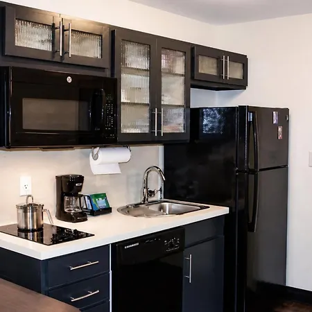 Candlewood Suites Pearl By Ihg-3