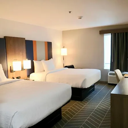 La Quinta Inn & Suites By Wyndham Auburn - University Area-2