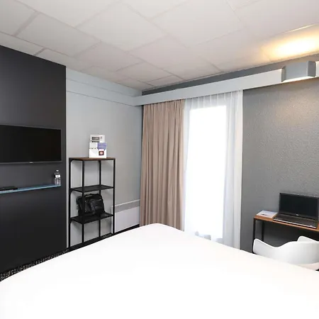 Ibis Egletons-3