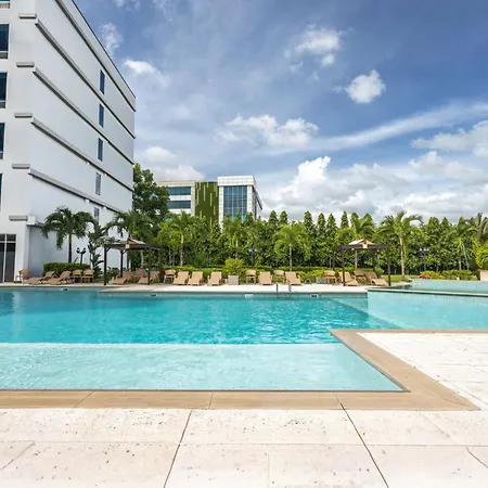 Crowne Plaza Airport By Ihg-3