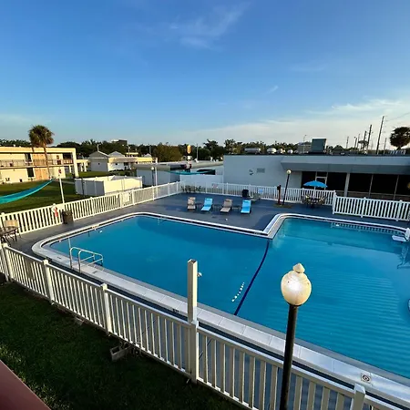 Super 8 By Wyndham Ocala I-75-3