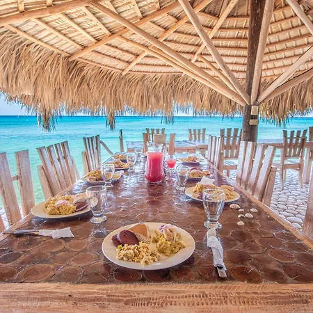 Glamping EcoLodge Cueva De Las Aguilas-3