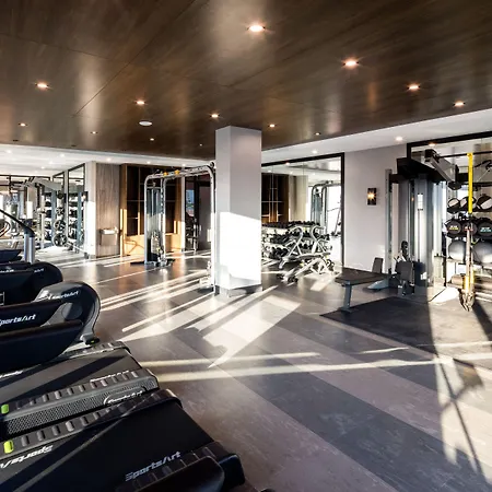 Global Luxury Suites At The Arches-3