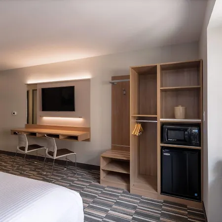 Microtel Inn & Suites By Wyndham Georgetown Lake-2