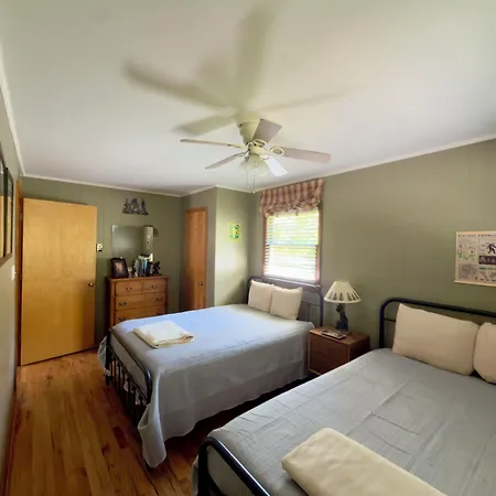 Cozy Creek Cottages-2