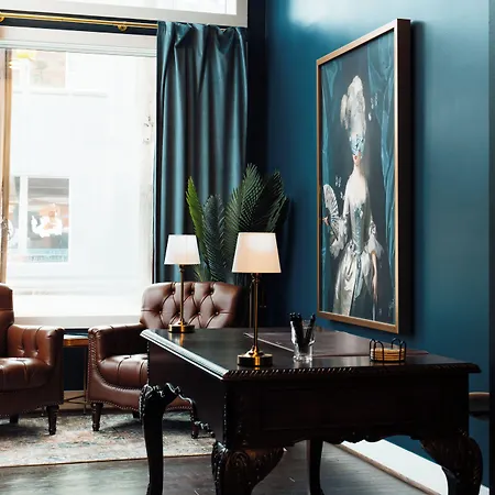 The Painted Lady-3