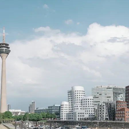 Holiday Inn Express Düsseldorf - Hauptbahnhof, an IHG Hotel-3