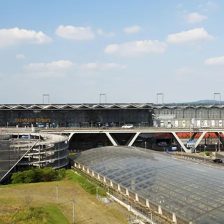 Moxy Cologne Bonn Airport-2