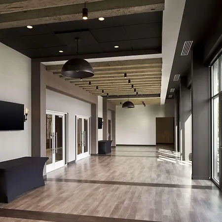 Hyatt Place Wilmington Riverfront-2
