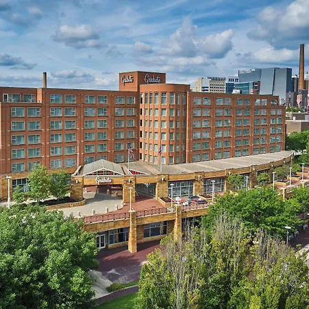 Graduate By Hilton Cincinnati-3