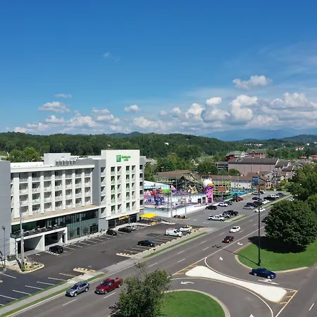 Holiday Inn & Suites Pigeon Forge Convention Center By Ihg-2