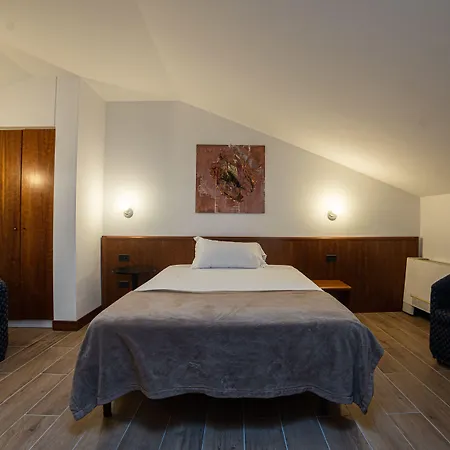 HOTEL QUERINI Essential Business Hotel Sandrigo-2