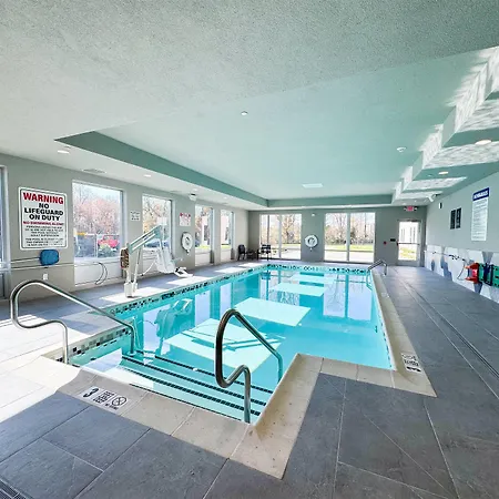 La Quinta Inn & Suites By Wyndham Mount Laurel Moorestown-3