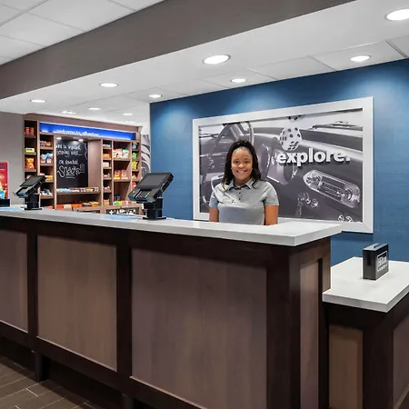 Hampton Inn Sikeston-3