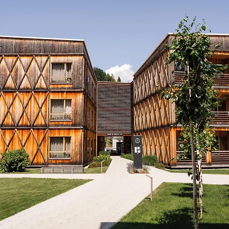 Tirol Lodge-3