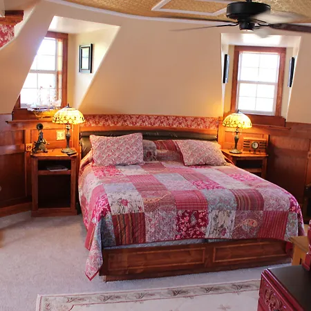 Book Nook Inn-2